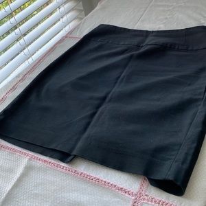 Ladies black skirt Banana Republic size 4